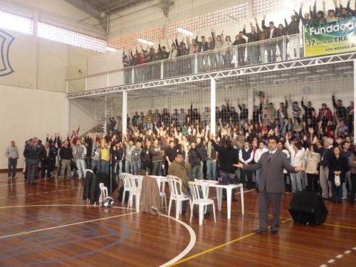 Parabéns, trabalhadores (as) da CELEPAR Parabéns, trabalhadores (as) da CELEPAR